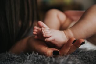 Comment puis-je faire face à la dépression post-partum ?