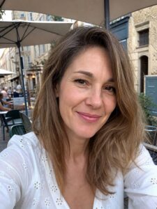 Portrait éditorial de Valérie, référente éditoriale beauté & routines Biovida