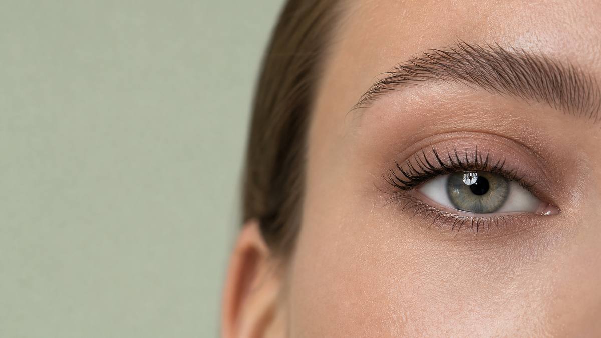 Mascara appliqué sur des cils séparés, rendu naturel